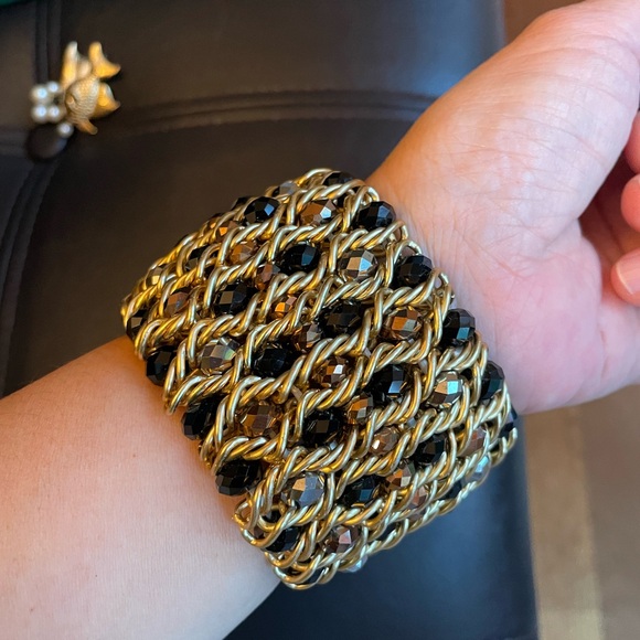 Black and Gold Beaded Stretch Bracelet - Picture 2 of 4